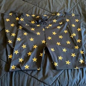 C&C California matching star leggings to open shoulder sweater